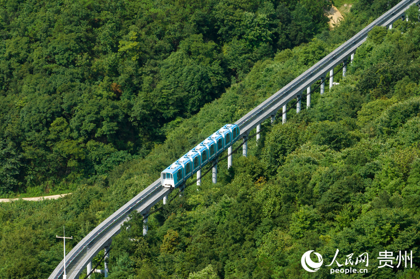 野玉海單軌小火車項(xiàng)目。人民網(wǎng)記者 涂敏攝