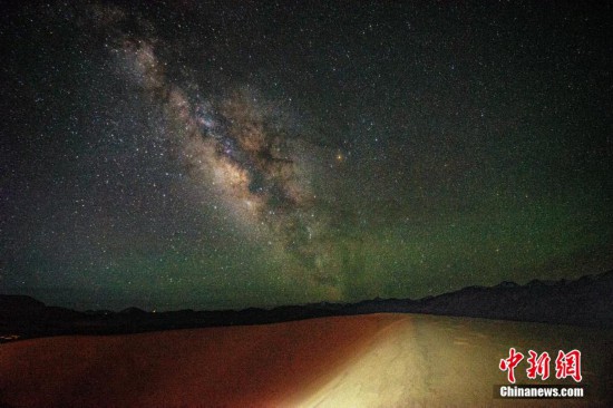 圖為6月20日晚，高原銀河風(fēng)光。曹枝清 攝
