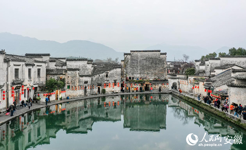 宏村一隅。人民網(wǎng)記者 張俊攝